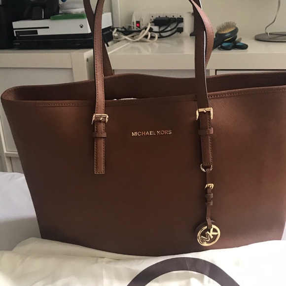 “SOLD”Authentic Michael Kors Jet Set bag - Picture 2 of 11